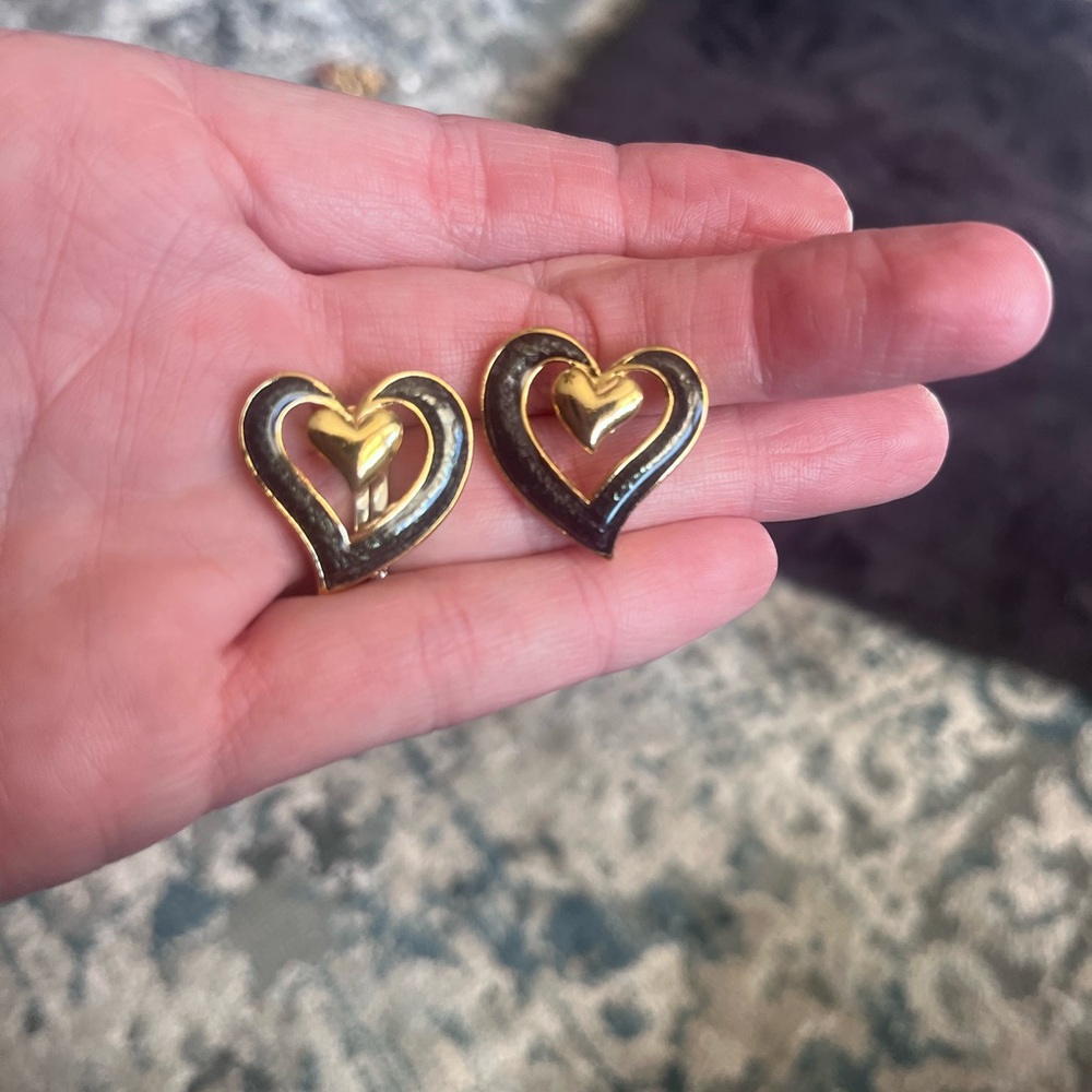 Vintage Avon 1989 Double Heart Green Sapphire Gold Toned Studs.